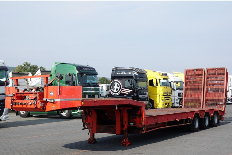 Verem NACZEPA LAWETA NISKOPODWOZIE / NAJAZDY HYDRAULICZNE / 3 OSIOWA / - Semi-remorque surbaissé: photos 3 Verem NACZEPA LAWETA NISKOPODWOZIE / NAJAZDY HYDRAULICZNE / 3 OSIOWA / - Semi-remorque surbaissé: photos 3