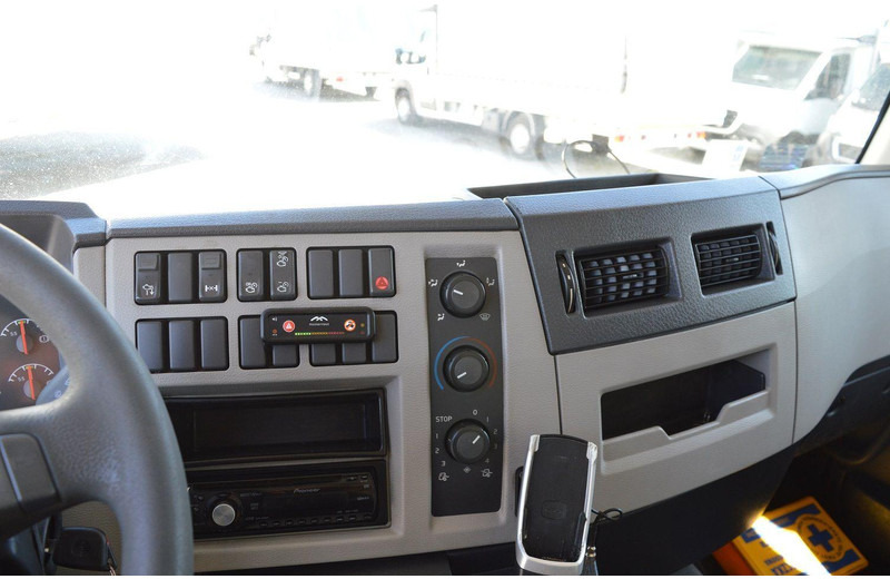 Camion plateau, Camion grue Volvo FL 18.280 Pallet Forks Rotator "22.5 5300 kg HDS AT: photos 20 Camion plateau, Camion grue Volvo FL 18.280 Pallet Forks Rotator "22.5 5300 kg HDS AT: photos 20