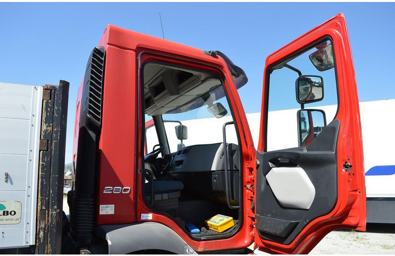 Camion plateau, Camion grue Volvo FL 18.280 Pallet Forks Rotator "22.5 5300 kg HDS AT: photos 17 Camion plateau, Camion grue Volvo FL 18.280 Pallet Forks Rotator "22.5 5300 kg HDS AT: photos 17