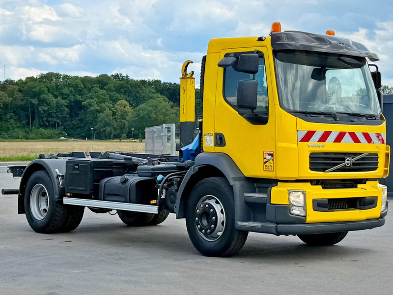 Volvo FL 240 * Abrollkipper * HMF 270 K2 * TOPZUSTAND - Camion ampliroll, Camion grue: photos 3 Volvo FL 240 * Abrollkipper * HMF 270 K2 * TOPZUSTAND - Camion ampliroll, Camion grue: photos 3