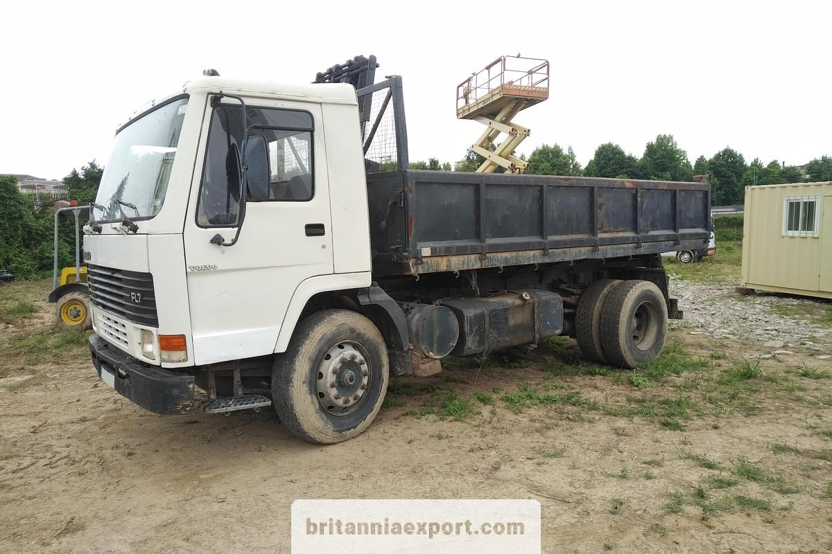VOLVO FL7 260 HP 6 Cylinder | 19 Ton 3-Way Tipper Truck - Camion benne: photos 4 VOLVO FL7 260 HP 6 Cylinder | 19 Ton 3-Way Tipper Truck - Camion benne: photos 4