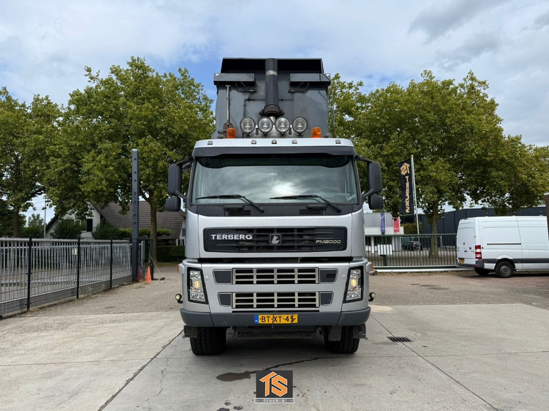 Volvo FM2000-T TERBERG 8X8 - EURO 5 - AUTOMATIC - KIPPER/TIPPER - NL TRUCK - ISOLATED HARDOX - TOP! - Camion benne: photos 2 Volvo FM2000-T TERBERG 8X8 - EURO 5 - AUTOMATIC - KIPPER/TIPPER - NL TRUCK - ISOLATED HARDOX - TOP! - Camion benne: photos 2