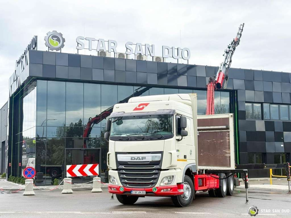 DAF XF 440 6x2 Fassi F365 FLY JIBCranePallet Grippe - Camion grue: photos 4 DAF XF 440 6x2 Fassi F365 FLY JIBCranePallet Grippe - Camion grue: photos 4