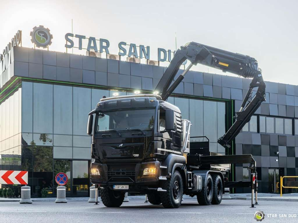 MAN TGS 26.420 6x6 HMF 3000 K6 Fly Jib Crane Basket - Camion grue: photos 4 MAN TGS 26.420 6x6 HMF 3000 K6 Fly Jib Crane Basket - Camion grue: photos 4