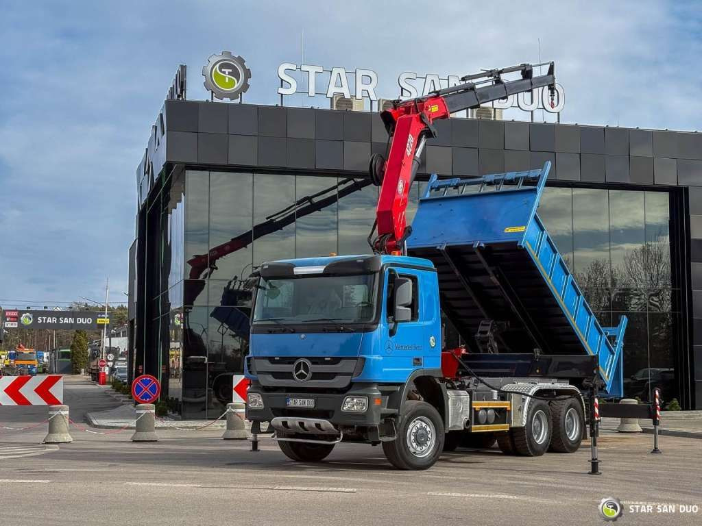 Mercedes-Benz ACTROS 3341 6x6 HMF 4220 K4 CRANE KIPPER - Camion benne: photos 1 Mercedes-Benz ACTROS 3341 6x6 HMF 4220 K4 CRANE KIPPER - Camion benne: photos 1