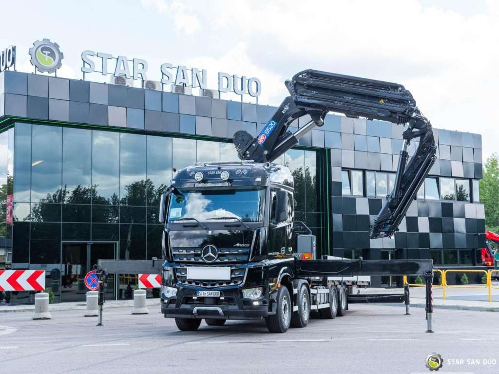 Mercedes-Benz AROCS 3251 8x4 HMF 8520 Fly Jib Winch - Camion grue: photos 4 Mercedes-Benz AROCS 3251 8x4 HMF 8520 Fly Jib Winch - Camion grue: photos 4