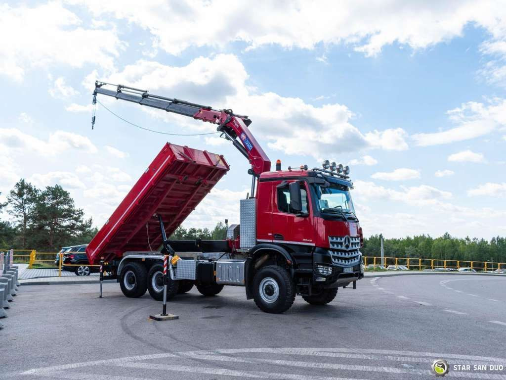 Mercedes-Benz AROCS 3345 6x6 HMF 3220 Winch Crane tipper - Camion grue: photos 5 Mercedes-Benz AROCS 3345 6x6 HMF 3220 Winch Crane tipper - Camion grue: photos 5