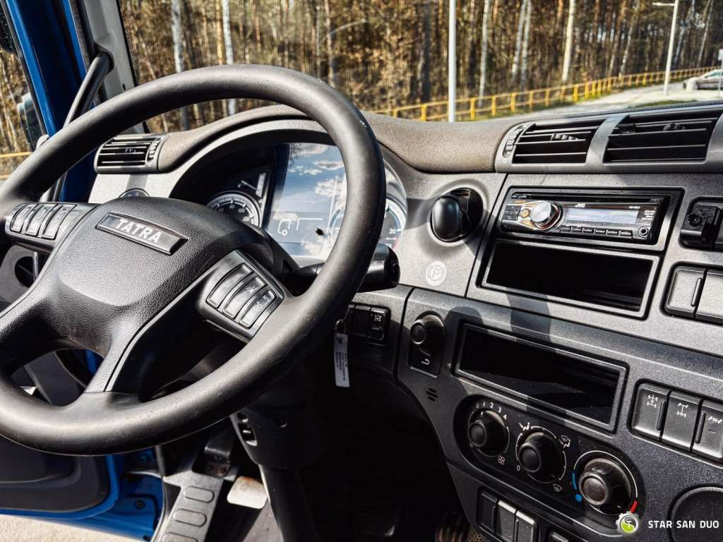 Crédit-bail de  Tatra  T158 PHOENIX 6x6 Euro 6 Tatra  T158 PHOENIX 6x6 Euro 6: photos 14