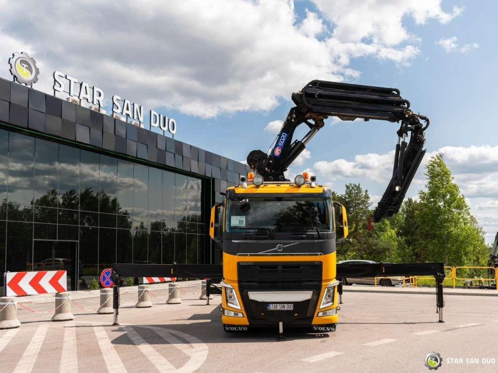 Volvo FH 540 8x4 HMF 6020 Fly Jib Winch - Camion grue: photos 3 Volvo FH 540 8x4 HMF 6020 Fly Jib Winch - Camion grue: photos 3