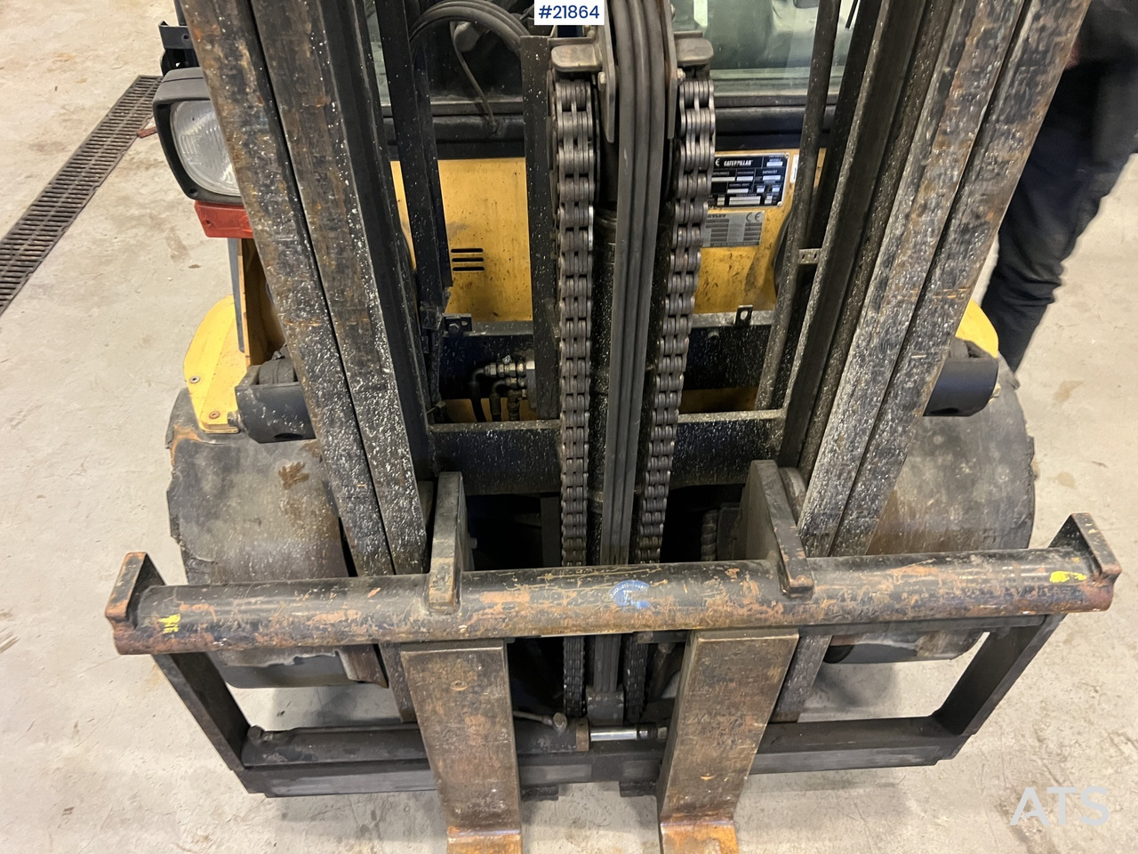 CAT DP30N truck - Chariot élévateur diesel: photos 4 CAT DP30N truck - Chariot élévateur diesel: photos 4