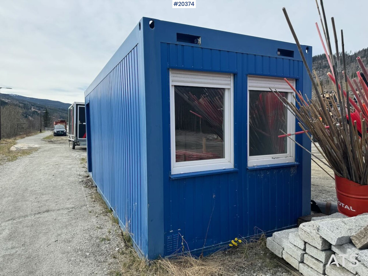 Containerbrakke med tre innganger - Conteneur comme habitat: photos 1 Containerbrakke med tre innganger - Conteneur comme habitat: photos 1