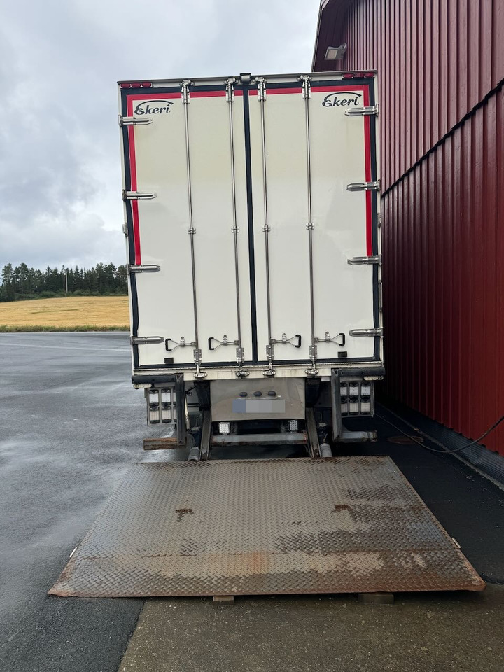 Ekeri Skapsemi - Semi-remorque fourgon: photos 5 Ekeri Skapsemi - Semi-remorque fourgon: photos 5