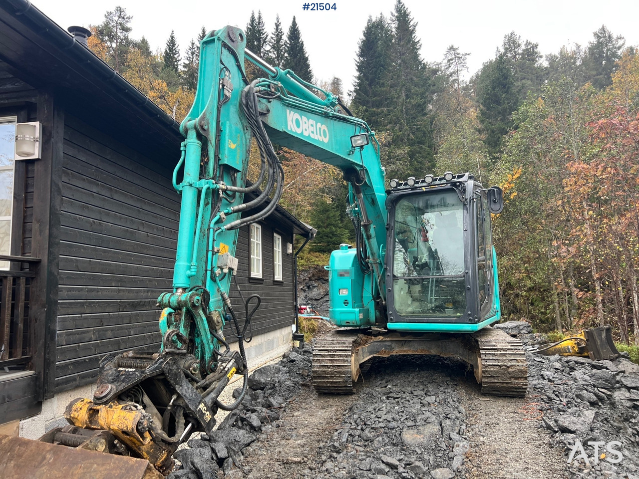 Kobelco Sk75SR-3E gravemaskin m/ pusseskuffe, rototilt og graveskuffe - Pelle sur chenille: photos 5 Kobelco Sk75SR-3E gravemaskin m/ pusseskuffe, rototilt og graveskuffe - Pelle sur chenille: photos 5