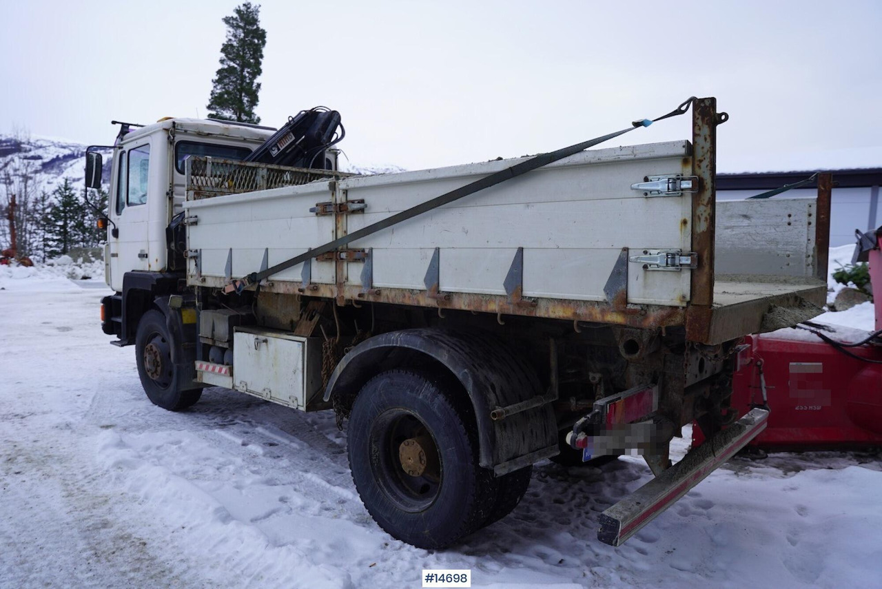 MAN 13.232 - Camion plateau, Camion grue: photos 3 MAN 13.232 - Camion plateau, Camion grue: photos 3
