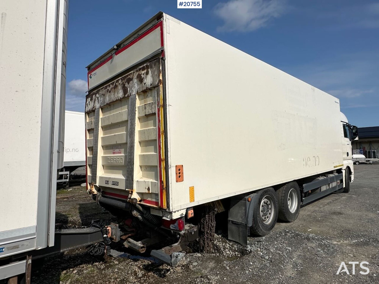 MAN TGX 26.480 6x2 skapbil m/ Bussbygg skap og lift - Camion fourgon: photos 4 MAN TGX 26.480 6x2 skapbil m/ Bussbygg skap og lift - Camion fourgon: photos 4