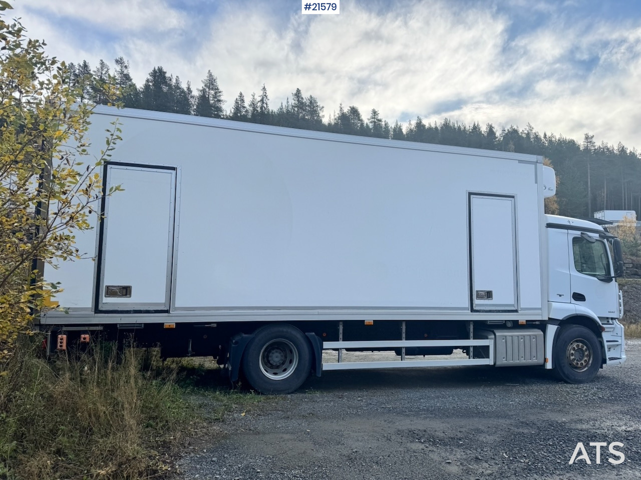 Mercedes-Benz Antos 1832 m/ Full sideåpning og Kjøl/frys. - Camion fourgon: photos 4 Mercedes-Benz Antos 1832 m/ Full sideåpning og Kjøl/frys. - Camion fourgon: photos 4