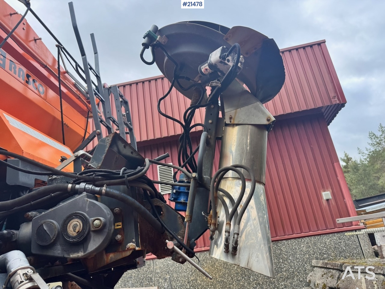 Epandeur de sable Rasco L4500: photos 10 Epandeur de sable Rasco L4500: photos 10