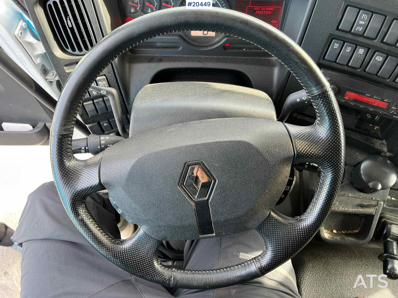 Camion fourgon Renault D250: photos 20