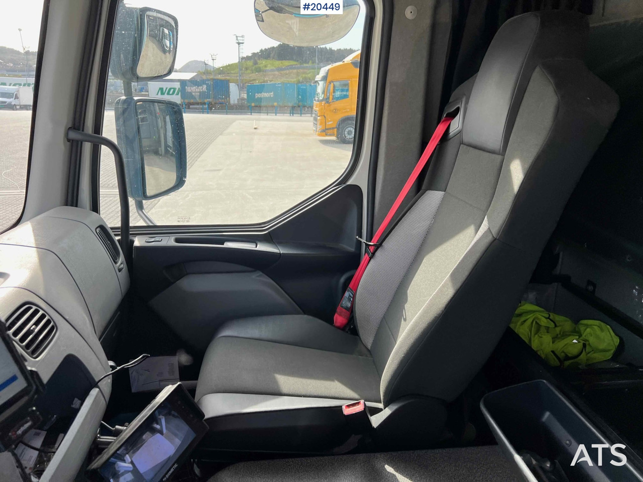 Camion fourgon Renault D250: photos 19