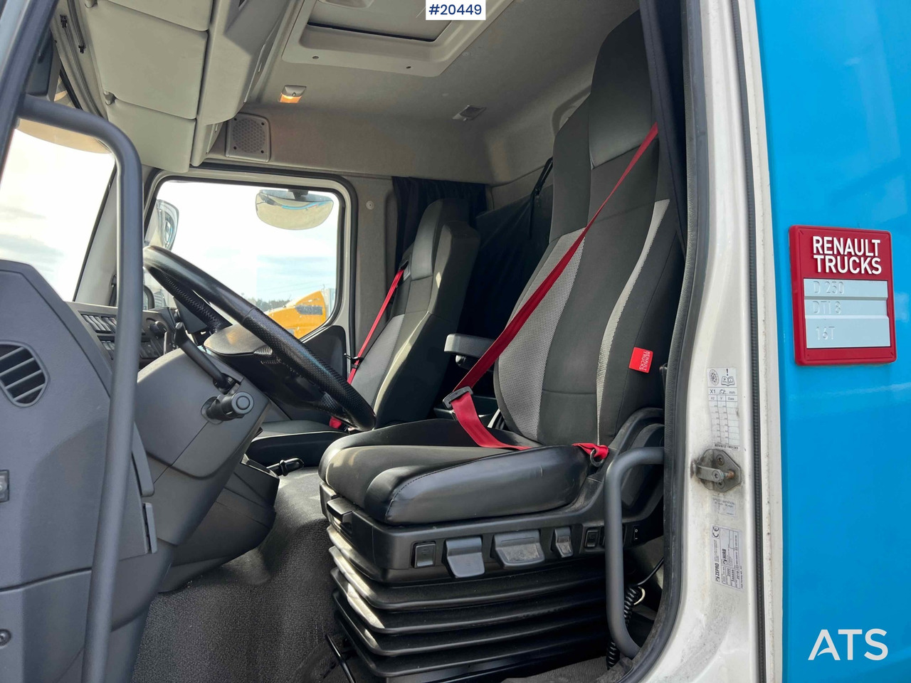 Camion fourgon Renault D250: photos 17