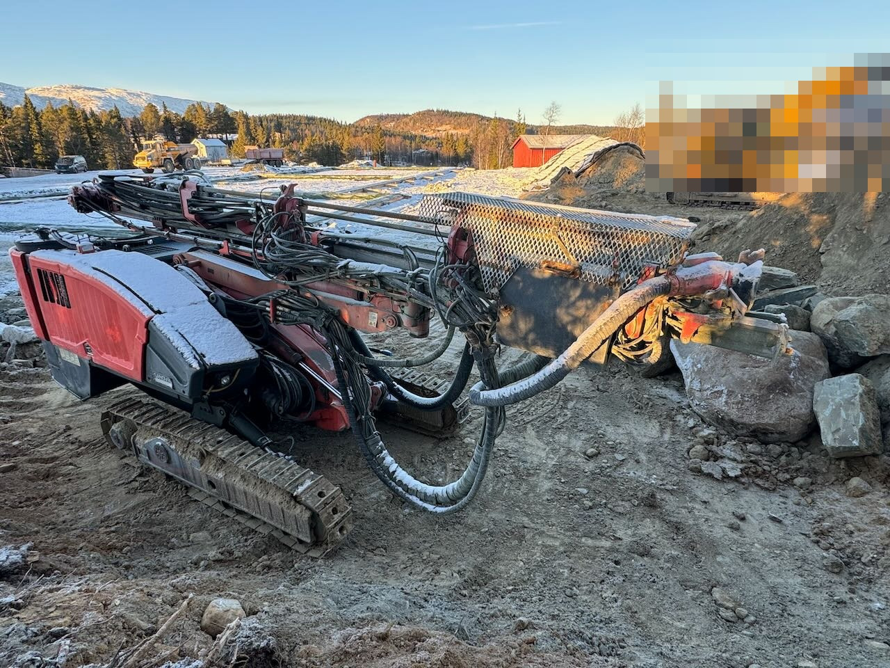 Sandvik Dino DC400RI Borerigg. Overhalt motor og hammer SE VIDEO - Foreuse: photos 4 Sandvik Dino DC400RI Borerigg. Overhalt motor og hammer SE VIDEO - Foreuse: photos 4