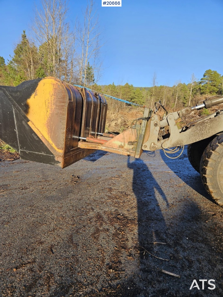 Skuffe Høytipp skuffe til Hjullaster. 5,8m3. - Godet pour chargeur pour Engins de chantier: photos 3 Skuffe Høytipp skuffe til Hjullaster. 5,8m3. - Godet pour chargeur pour Engins de chantier: photos 3