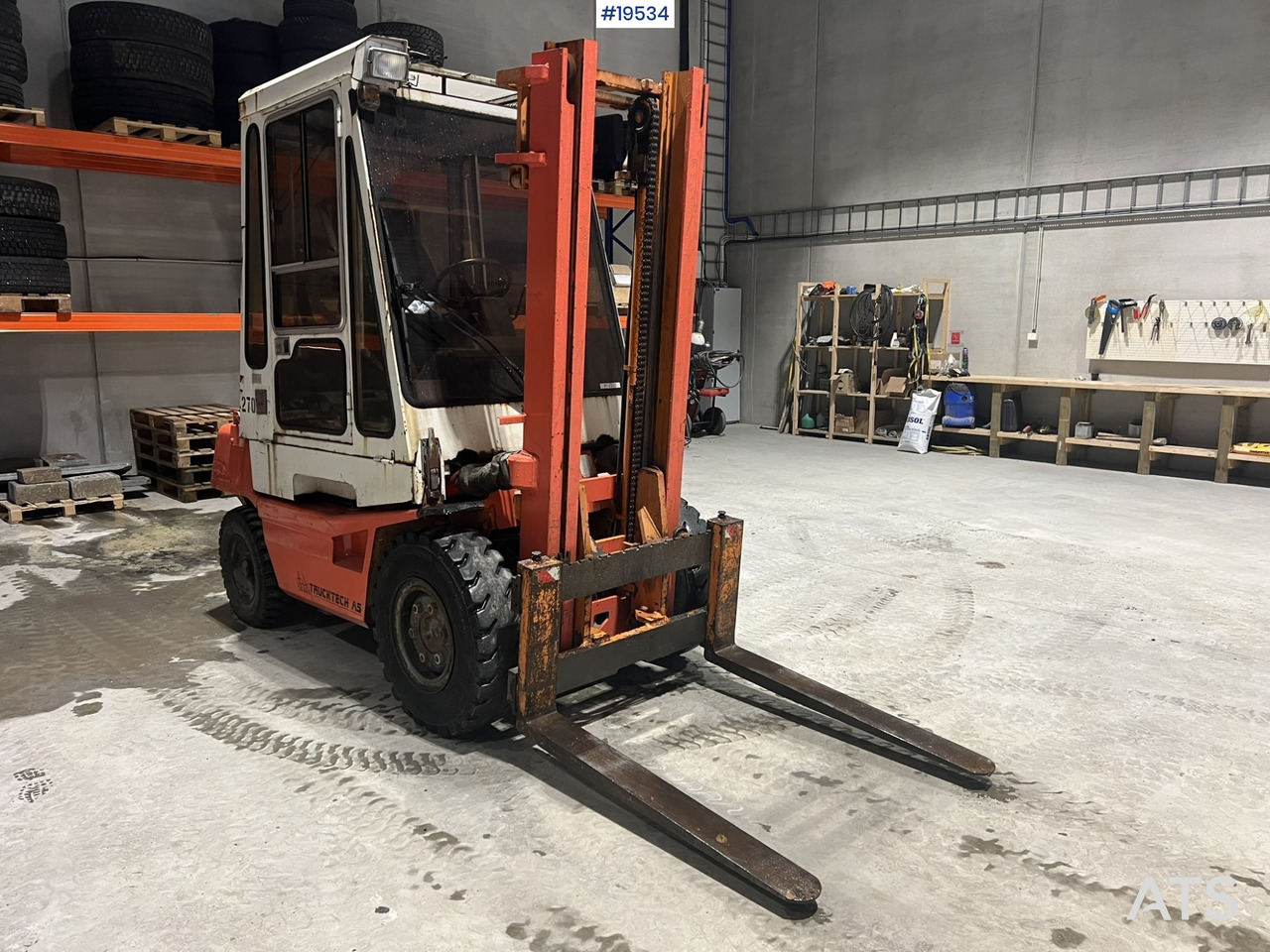 Toyota 02-3FD33 gaffel truck SE VIDEO - Chariot élévateur: photos 1 Toyota 02-3FD33 gaffel truck SE VIDEO - Chariot élévateur: photos 1