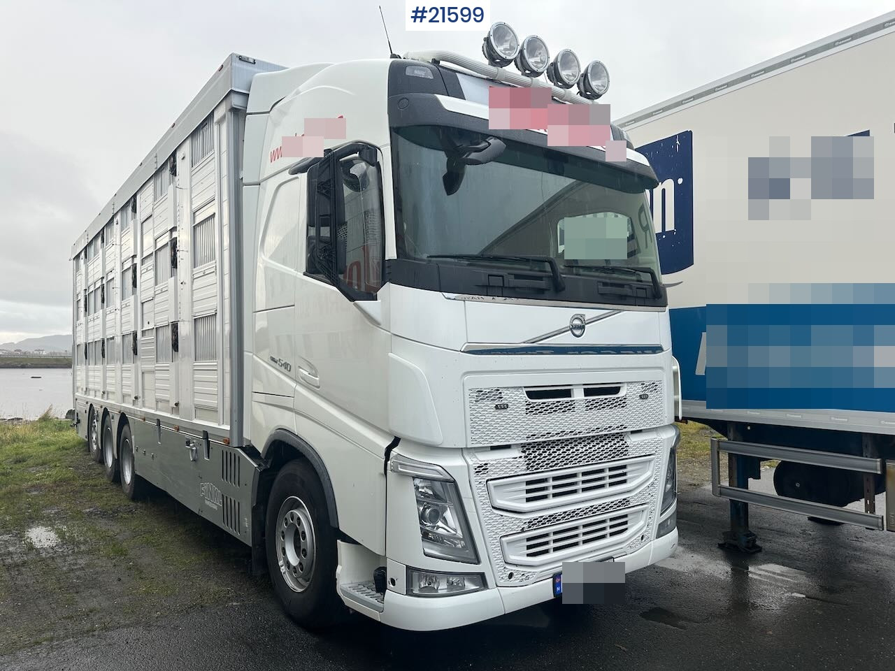 Volvo 540 8x4 dyrebil m/ Finkl påbygg, onspot og godkjent til 225 dyr - Camion bétaillère: photos 1 Volvo 540 8x4 dyrebil m/ Finkl påbygg, onspot og godkjent til 225 dyr - Camion bétaillère: photos 1