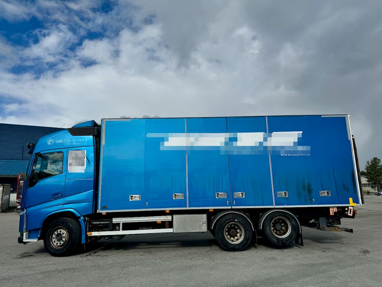 Volvo FH540 - Camion fourgon: photos 2 Volvo FH540 - Camion fourgon: photos 2
