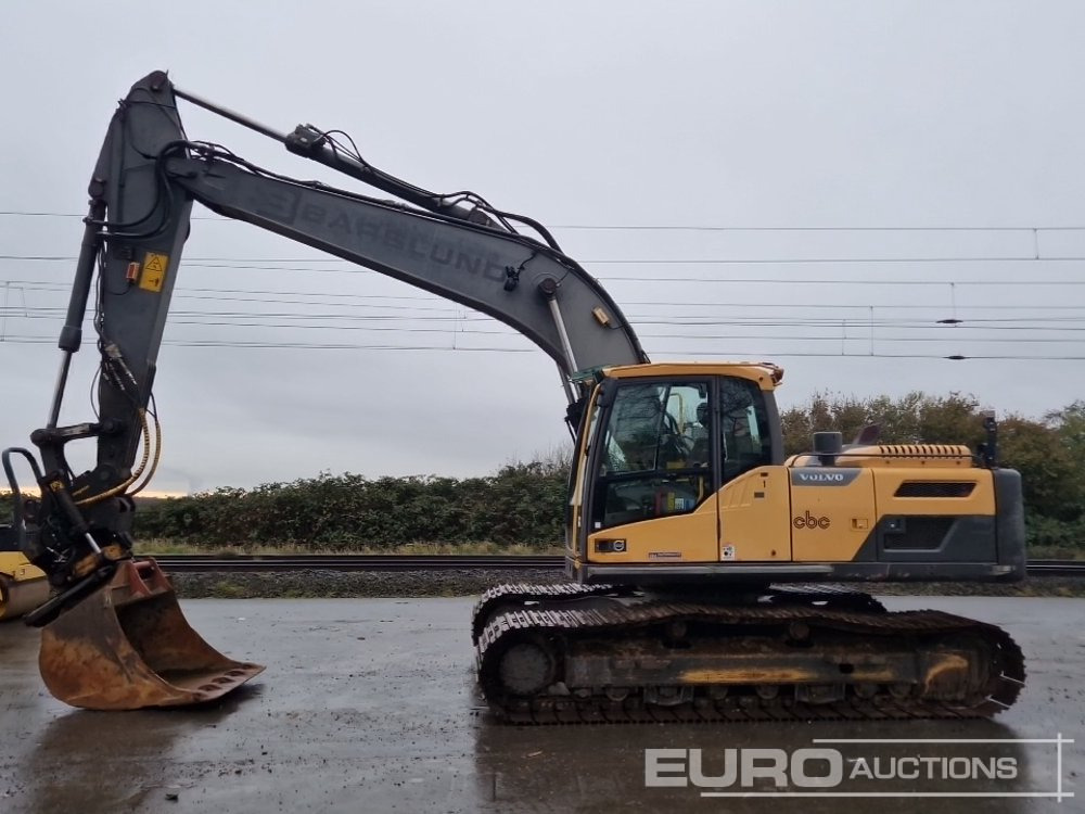 2013 Volvo EC220DL - Pelle sur chenille: photos 2 2013 Volvo EC220DL - Pelle sur chenille: photos 2