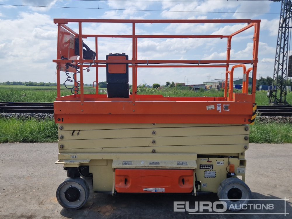 2016 JLG 3246 ES - Nacelle: photos 2 2016 JLG 3246 ES - Nacelle: photos 2
