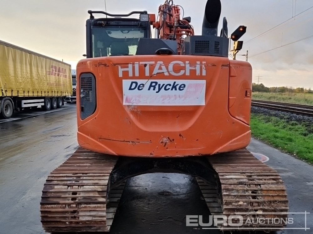 2017 Hitachi ZX135US-6 - Pelle sur chenille: photos 4 2017 Hitachi ZX135US-6 - Pelle sur chenille: photos 4