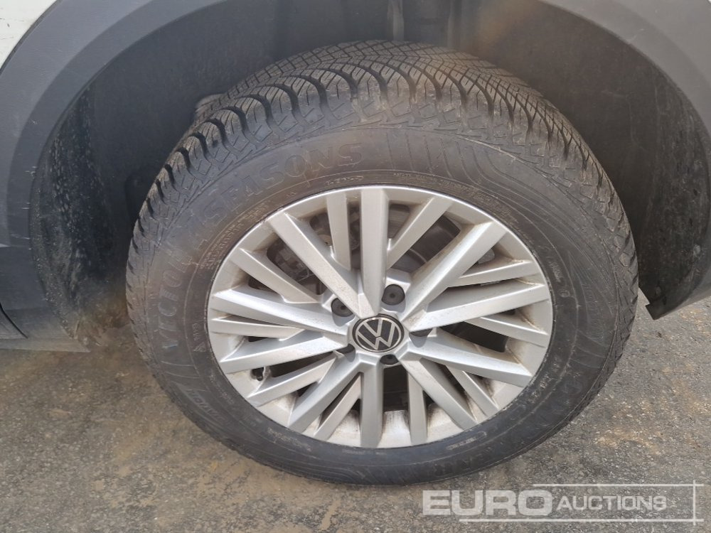 SUV 2024 Volkswagen T-Roc: photos 11 SUV 2024 Volkswagen T-Roc: photos 11