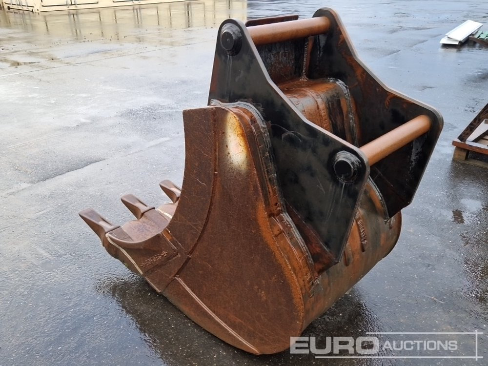 34" Digging Bucket to suit OilQuick OQ70/55 - Godet: photos 2 34" Digging Bucket to suit OilQuick OQ70/55 - Godet: photos 2