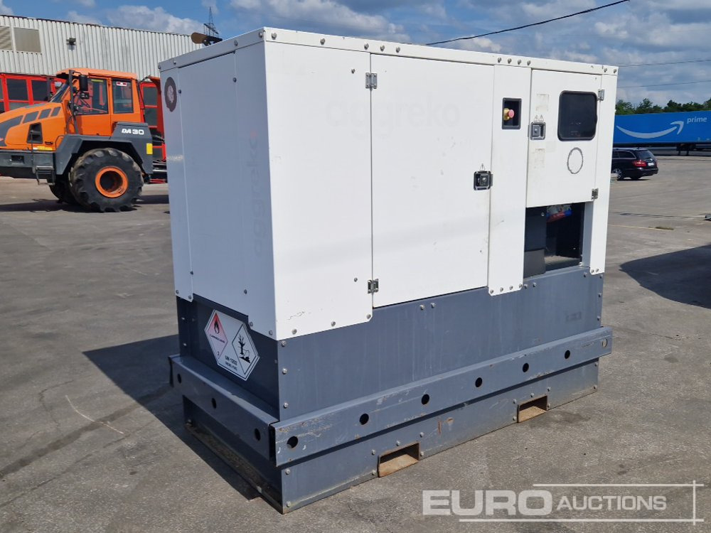 Aggreko 30kVA Static Generator - Groupe électrogène: photos 1 Aggreko 30kVA Static Generator - Groupe électrogène: photos 1