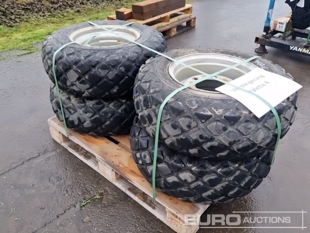 Continental 10.0/75-15 Tyres with Rims to suit Dumper (2 of) - Pneu: photos 4 Continental 10.0/75-15 Tyres with Rims to suit Dumper (2 of) - Pneu: photos 4