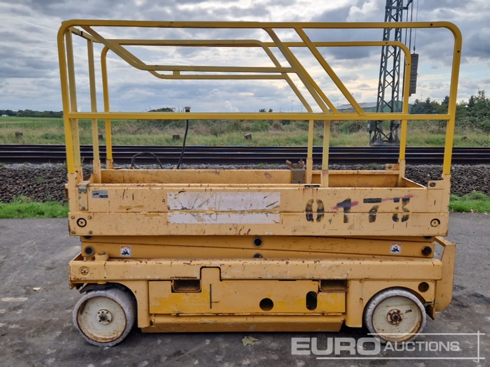 Electric Scissor Lift (Incomplete) - Nacelle: photos 2 Electric Scissor Lift (Incomplete) - Nacelle: photos 2