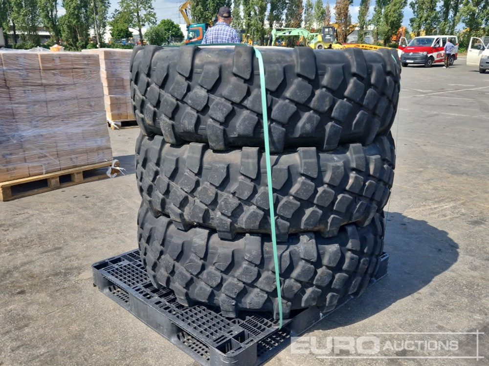 Michelin 415/80 R 685TR Tyres (3 of) - Pneu: photos 3 Michelin 415/80 R 685TR Tyres (3 of) - Pneu: photos 3