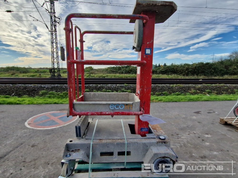 Power Tower Vertical Mast Lift - Nacelle à mât vertical: photos 4 Power Tower Vertical Mast Lift - Nacelle à mât vertical: photos 4