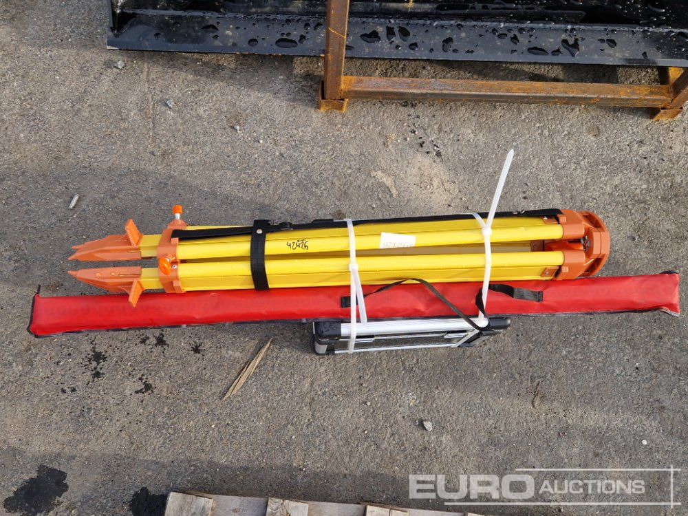 Unused 2025 SKLP Self-Leveling Rotary Laser Level with Batteries, Receiver, Tripod, Grade Rod - Équipement de garage: photos 5 Unused 2025 SKLP Self-Leveling Rotary Laser Level with Batteries, Receiver, Tripod, Grade Rod - Équipement de garage: photos 5