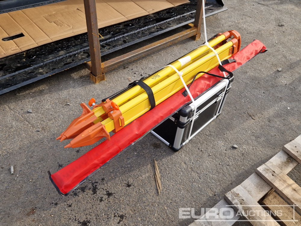 Unused 2025 SKLP Self-Leveling Rotary Laser Level with Batteries, Receiver, Tripod, Grade Rod - Équipement de garage: photos 4 Unused 2025 SKLP Self-Leveling Rotary Laser Level with Batteries, Receiver, Tripod, Grade Rod - Équipement de garage: photos 4