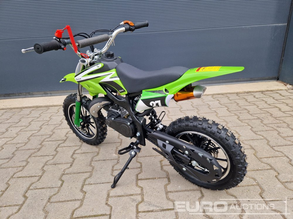 Unused DIRTBIKE 50R-D705 49CC Kids Petrol Motorbike, Automatic - Motocyclette: photos 4 Unused DIRTBIKE 50R-D705 49CC Kids Petrol Motorbike, Automatic - Motocyclette: photos 4