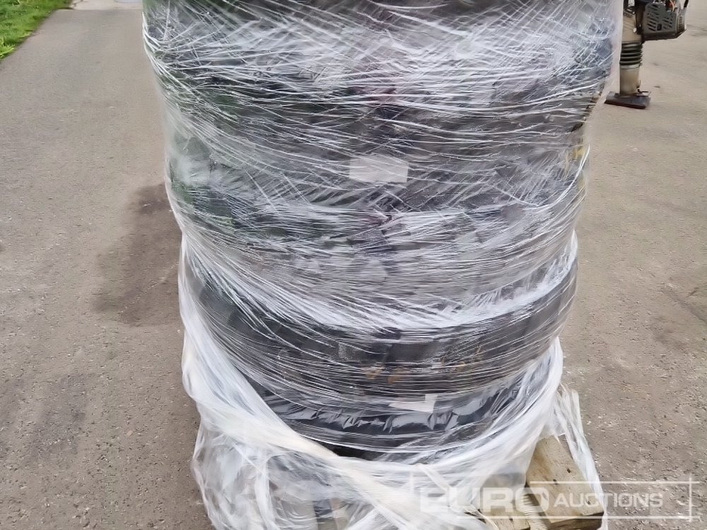 Unused Tyre to suit Wacker Neuson EW100 (4 of) - Pneu: photos 3 Unused Tyre to suit Wacker Neuson EW100 (4 of) - Pneu: photos 3