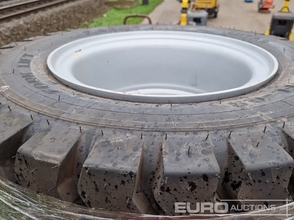Unused Tyre to suit Wacker Neuson EW65 (4 of) - Pneu: photos 4 Unused Tyre to suit Wacker Neuson EW65 (4 of) - Pneu: photos 4