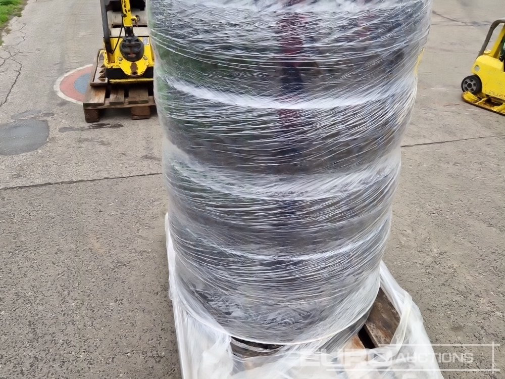 Unused Tyre to suit Wacker Neuson EW65 (4 of) - Pneu: photos 3 Unused Tyre to suit Wacker Neuson EW65 (4 of) - Pneu: photos 3