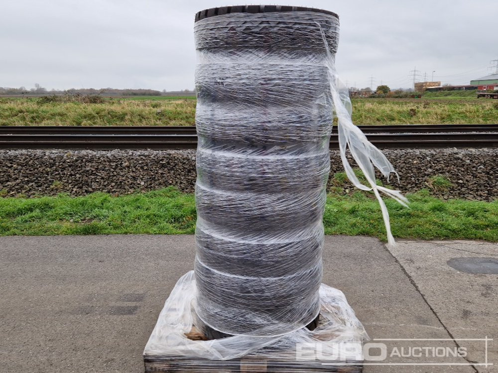 Unused Tyre to suit Wacker Neuson EW65 (4 of) - Pneu: photos 1 Unused Tyre to suit Wacker Neuson EW65 (4 of) - Pneu: photos 1