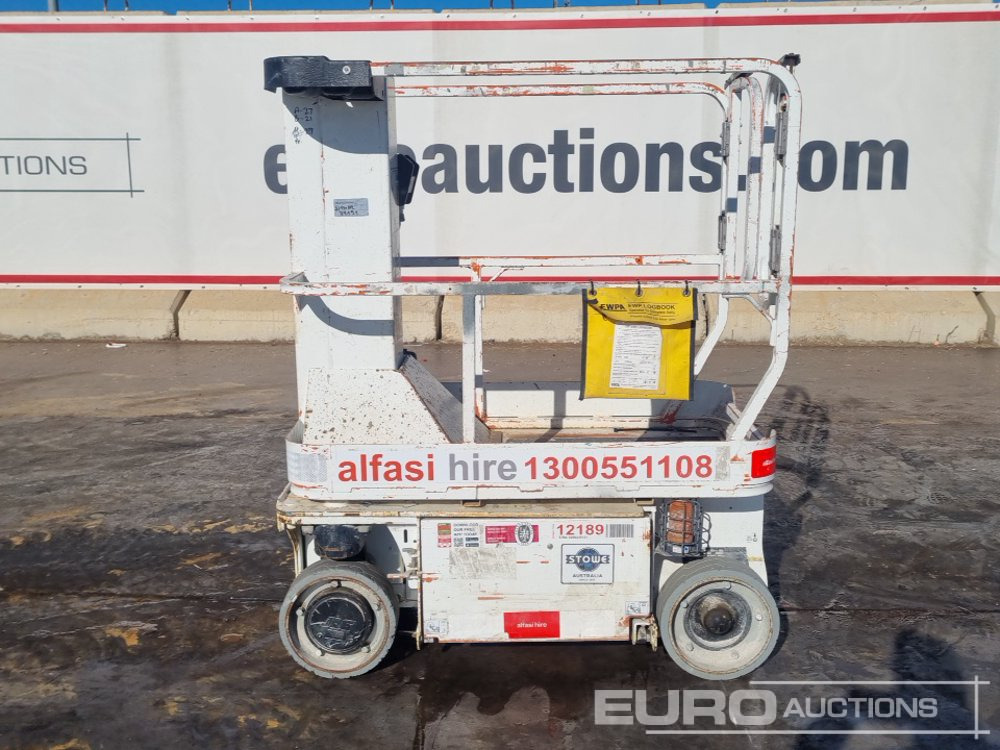 2015 JLG 1230ES - Nacelle: photos 2 2015 JLG 1230ES - Nacelle: photos 2