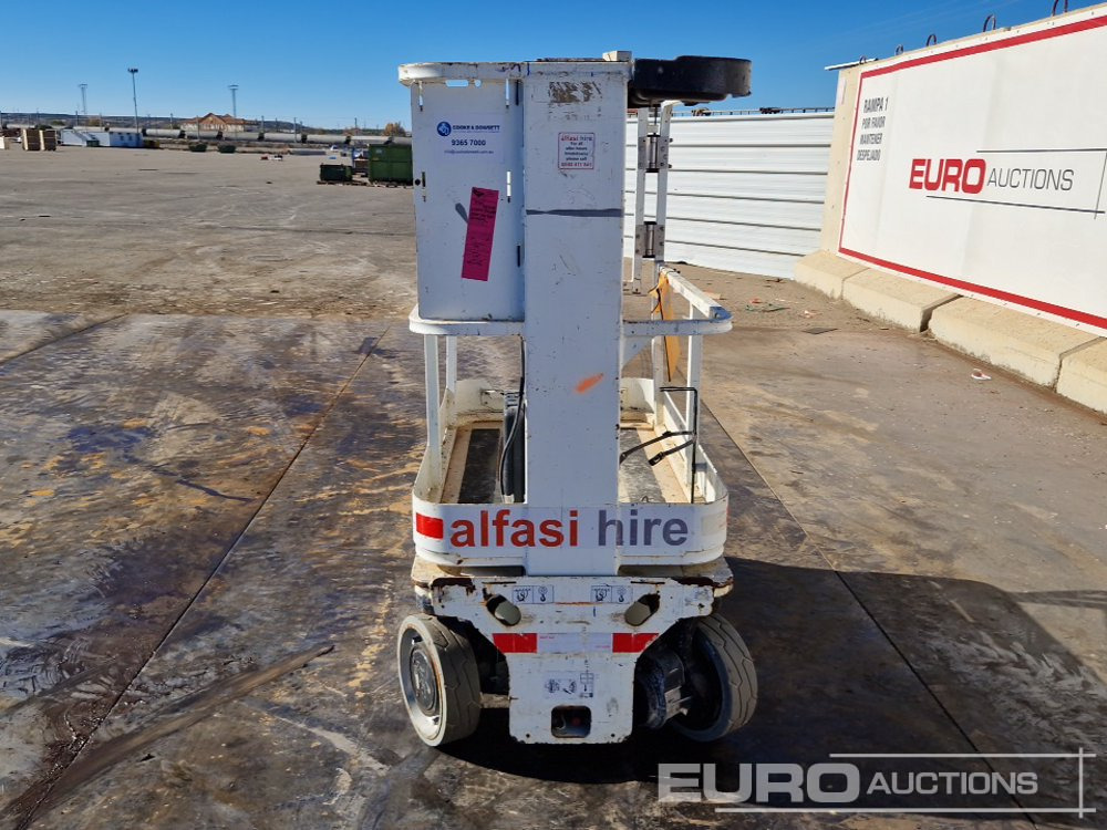 2015 JLG 1230ES - Nacelle: photos 4 2015 JLG 1230ES - Nacelle: photos 4