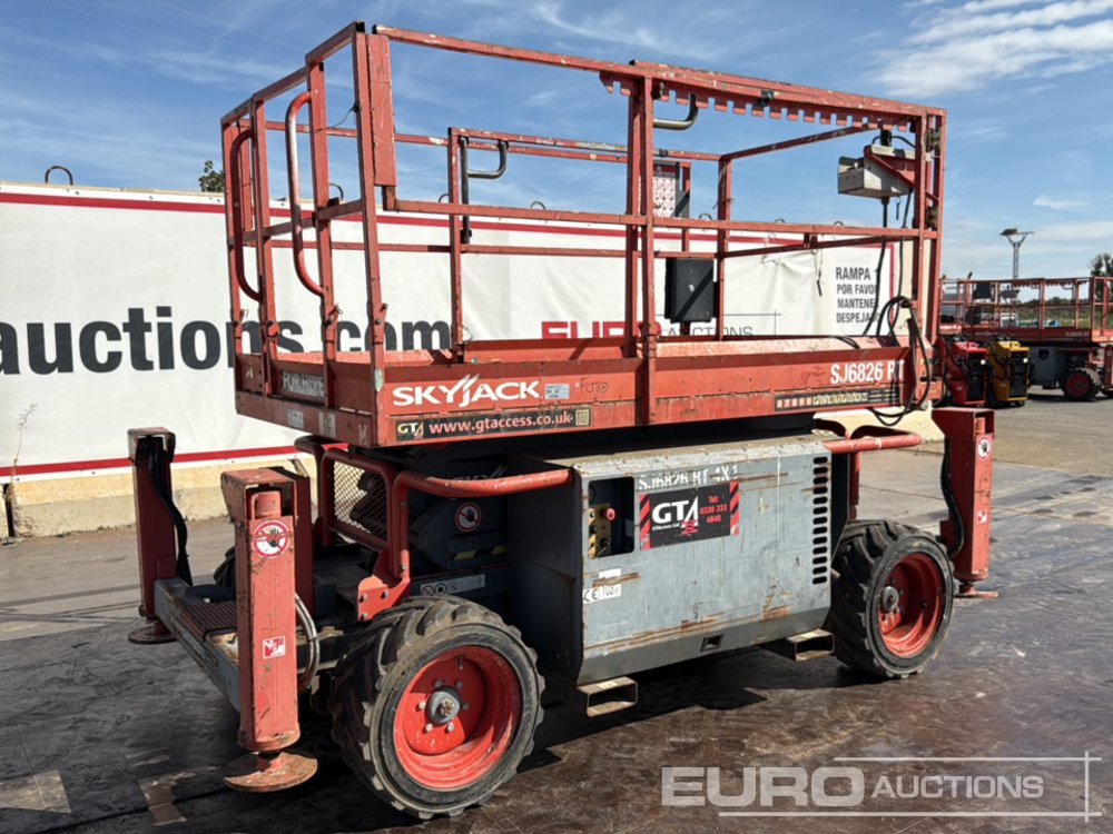 2015 SkyJack SJ6826RT - Nacelle ciseaux: photos 1 2015 SkyJack SJ6826RT - Nacelle ciseaux: photos 1