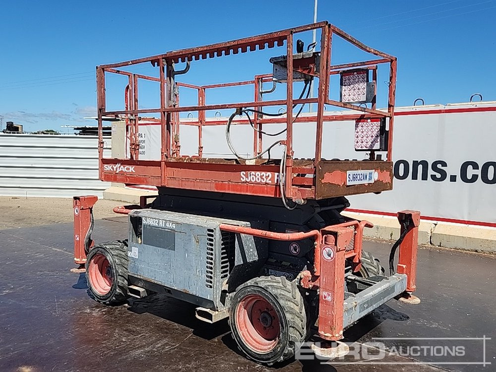 2015 SkyJack SJ6832RT - Nacelle ciseaux: photos 3 2015 SkyJack SJ6832RT - Nacelle ciseaux: photos 3